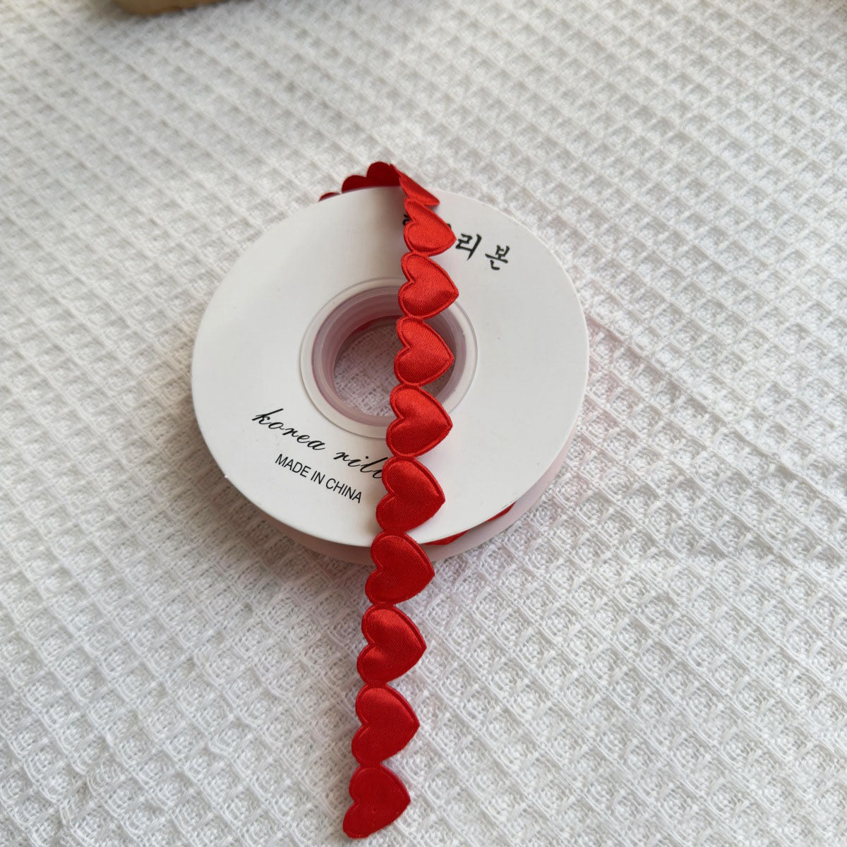 Heart‑to‑Heart Satin Ribbon – 1.5 cm x 10 yd x 6 rolls
