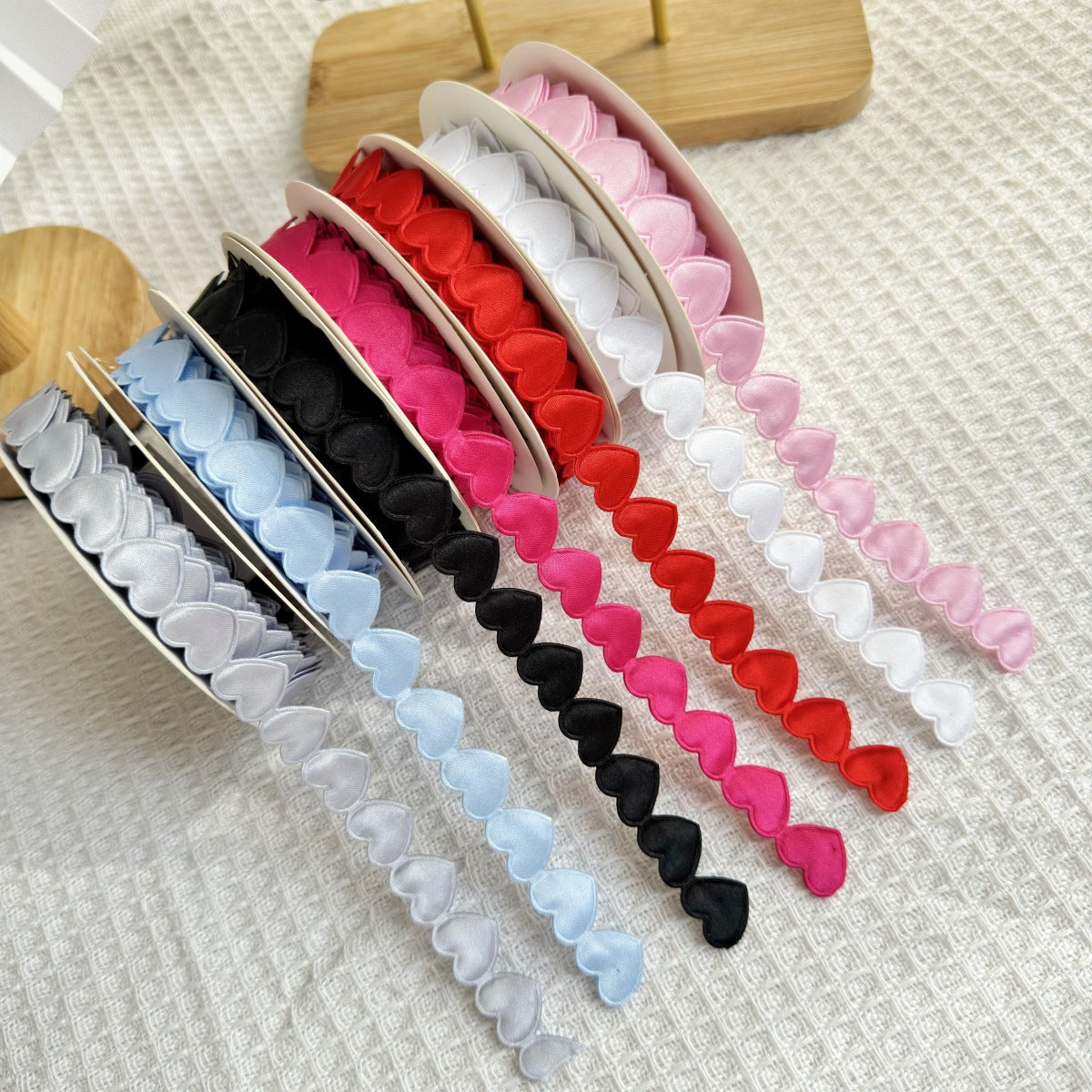 Heart‑to‑Heart Satin Ribbon – 1.5 cm x 10 yd x 6 rolls